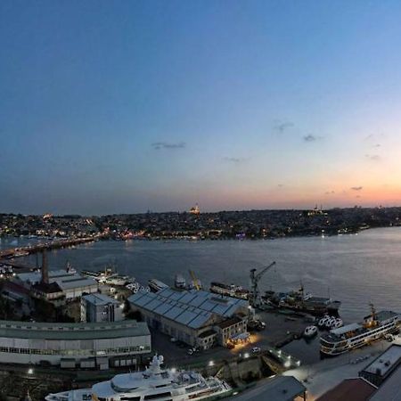 Radisson Blu Hotel Istanbul Pera Εξωτερικό φωτογραφία View of the port of Split