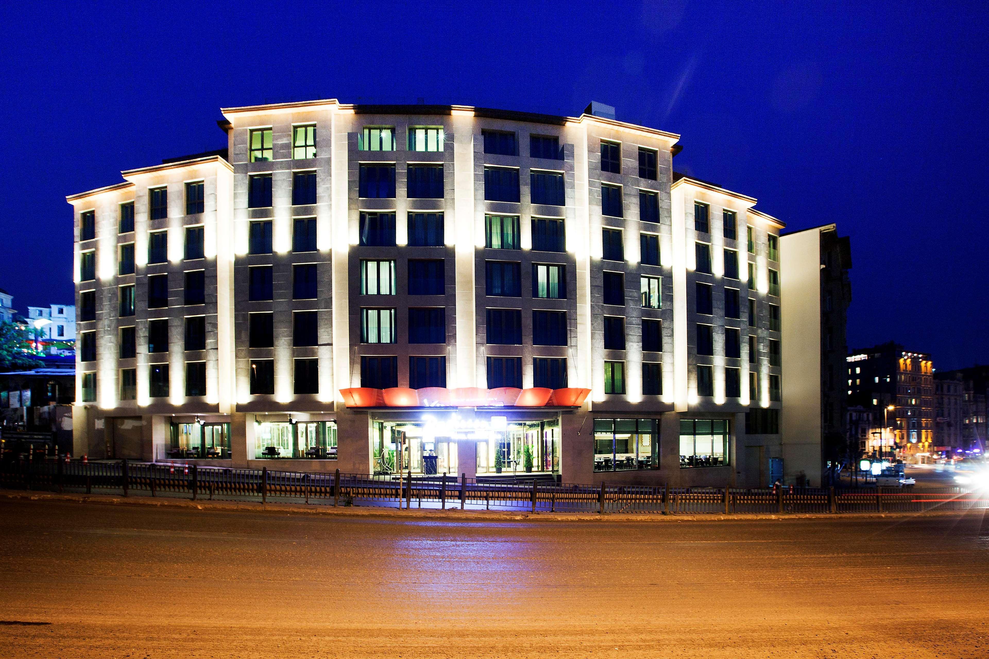 Radisson Blu Hotel Istanbul Pera Εξωτερικό φωτογραφία