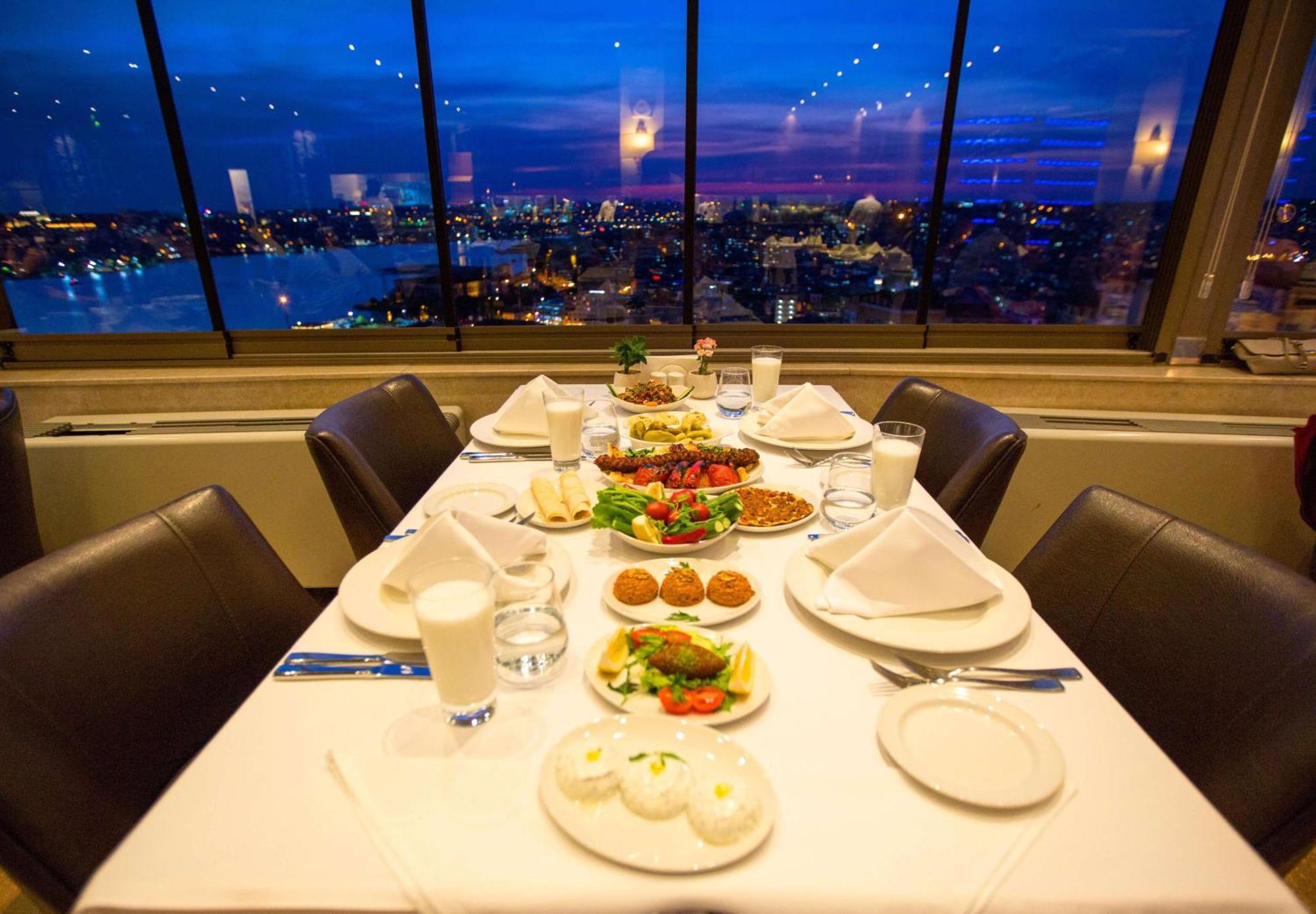 Radisson Blu Hotel Istanbul Pera Εξωτερικό φωτογραφία The restaurant
