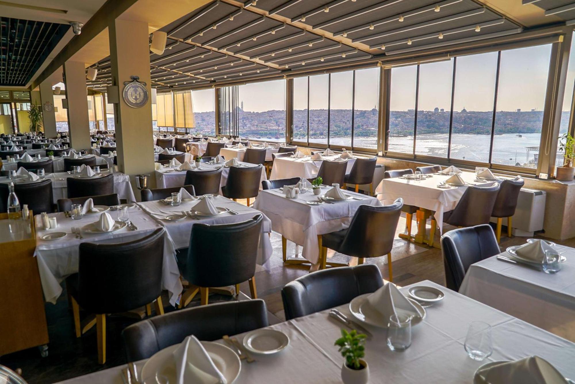 Radisson Blu Hotel Istanbul Pera Εξωτερικό φωτογραφία The River Cafe