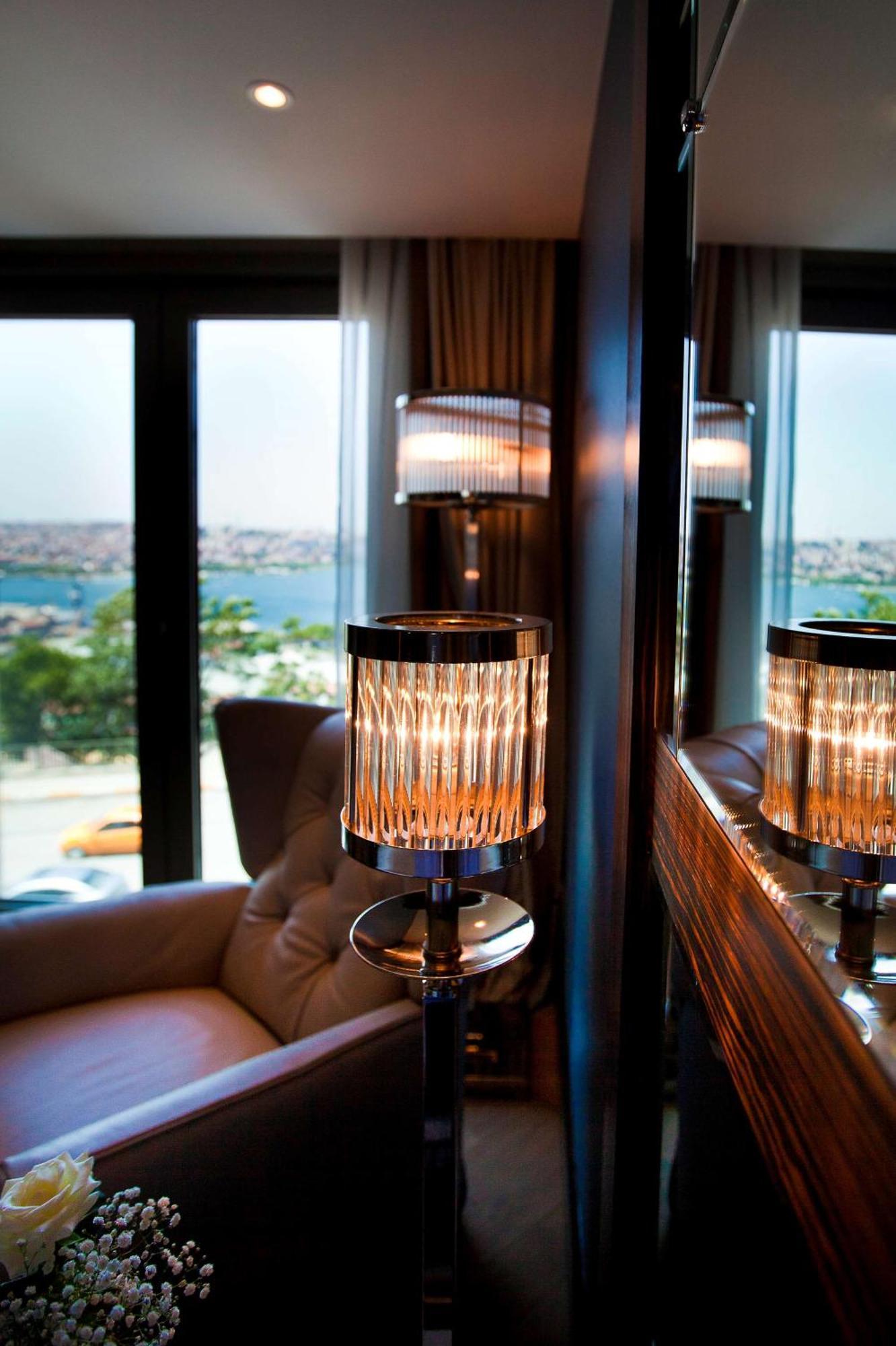 Radisson Blu Hotel Istanbul Pera Εξωτερικό φωτογραφία The view from the hotel