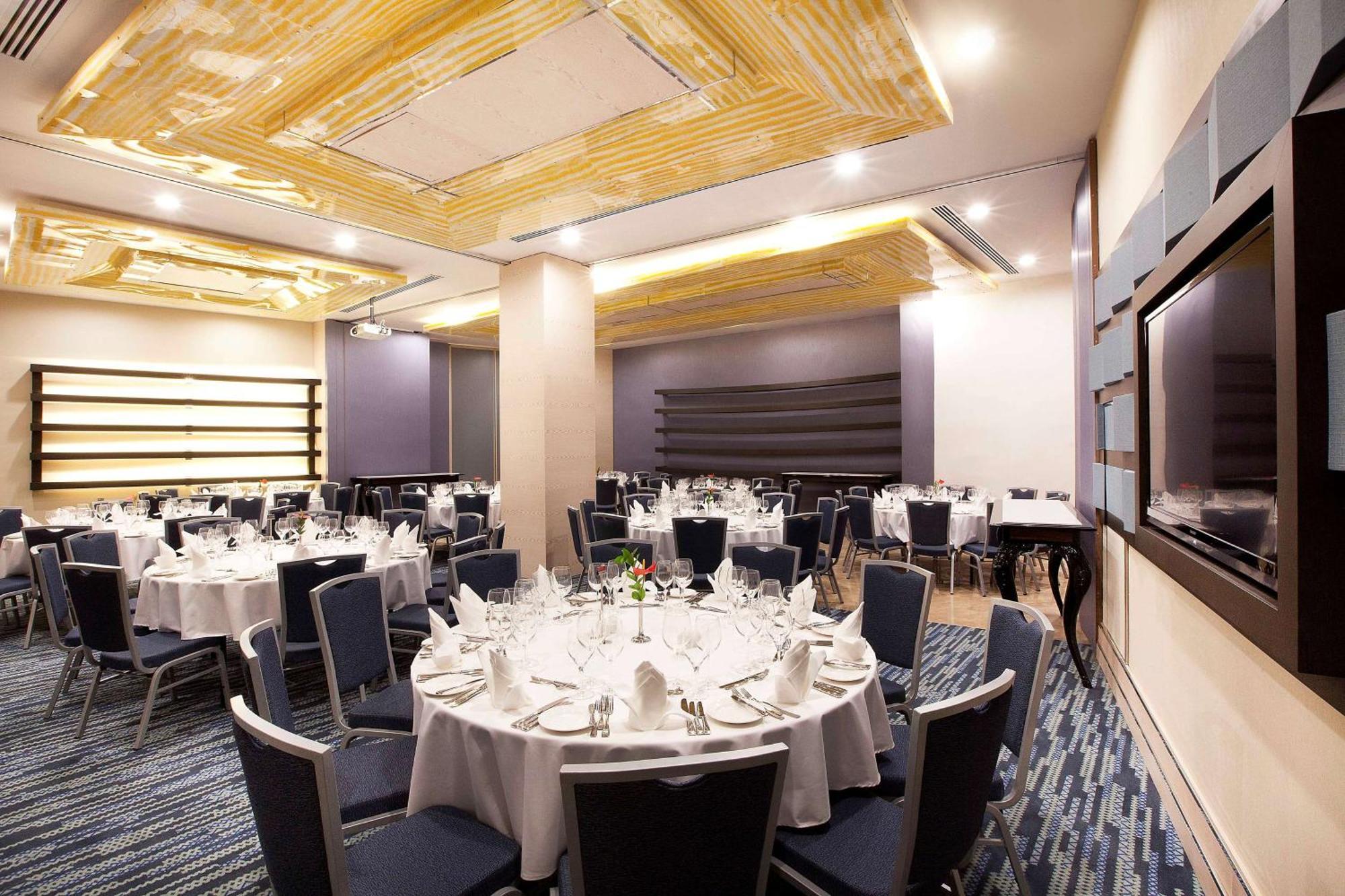 Radisson Blu Hotel Istanbul Pera Εξωτερικό φωτογραφία The Royal