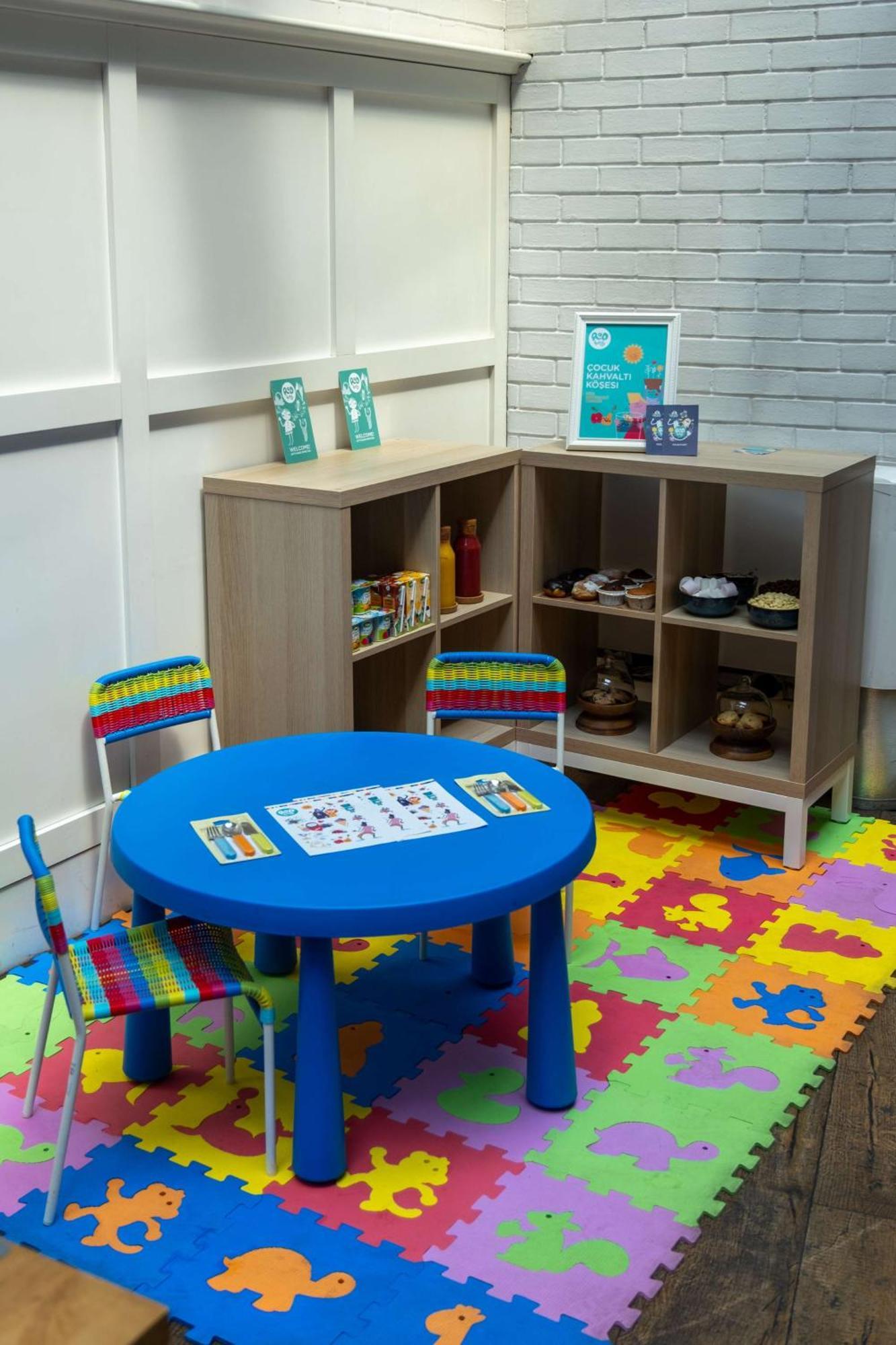 Radisson Blu Hotel Istanbul Pera Εξωτερικό φωτογραφία Childcare centre