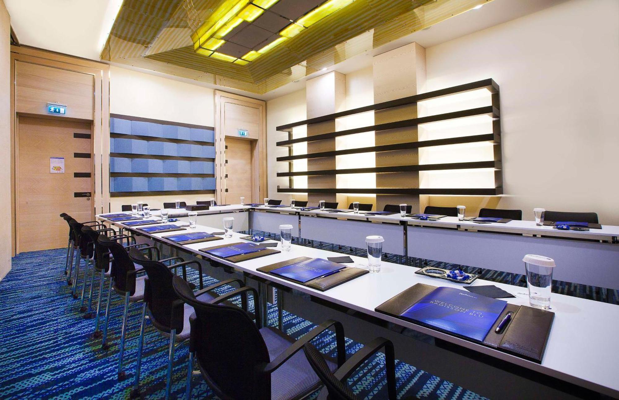 Radisson Blu Hotel Istanbul Pera Εξωτερικό φωτογραφία